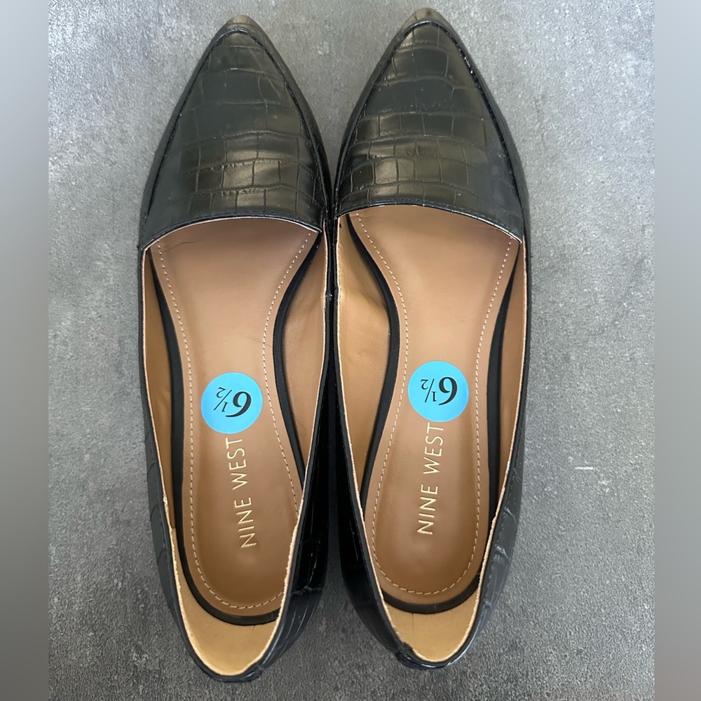 Nine West Black Snake skin loafers size 6.5